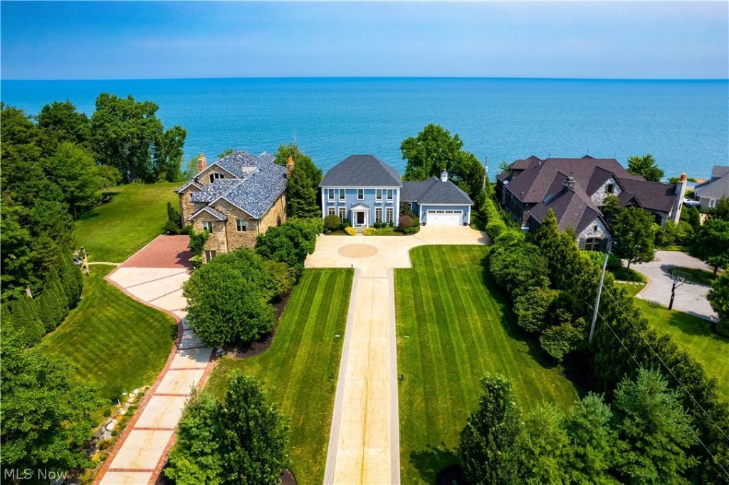 22286 Lake Road, Rocky River, OH 44116