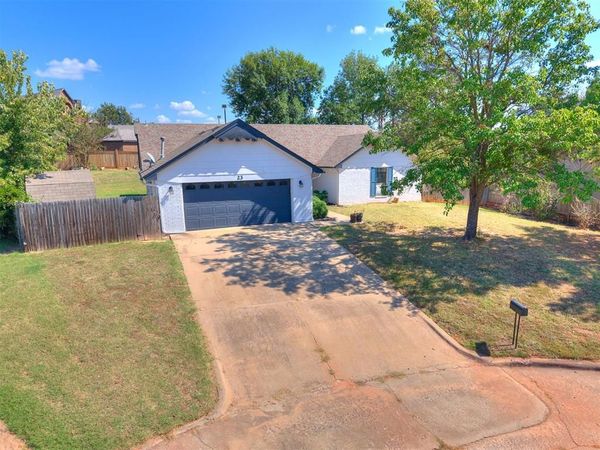 23 Crown Point , Shawnee, OK 74804