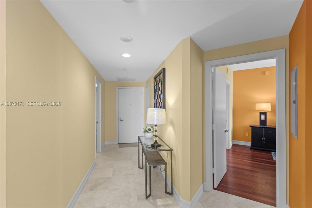 1060 Brickell Ave , Unit 2601, Miami, FL 33131 Photo