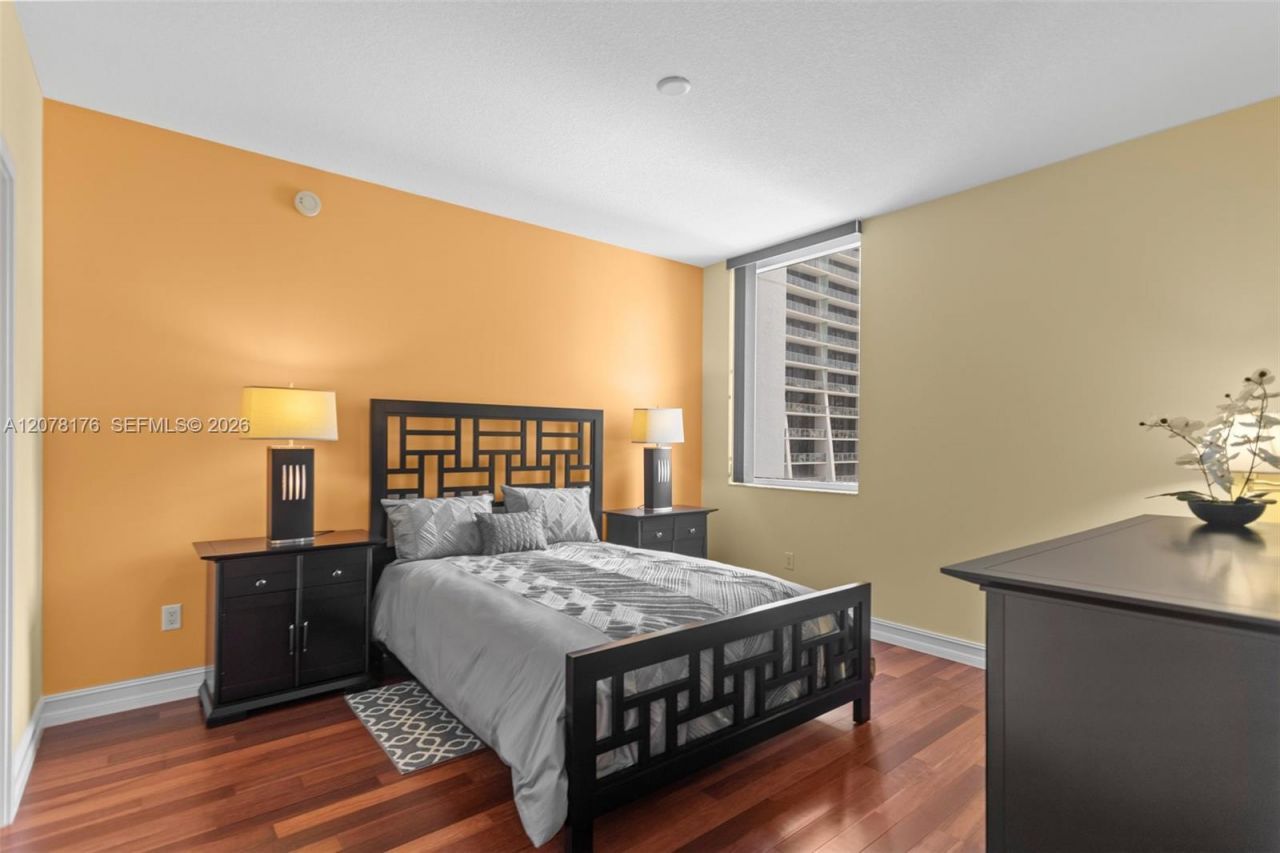 1060 Brickell Ave , Unit 2601, Miami, FL 33131 Photo