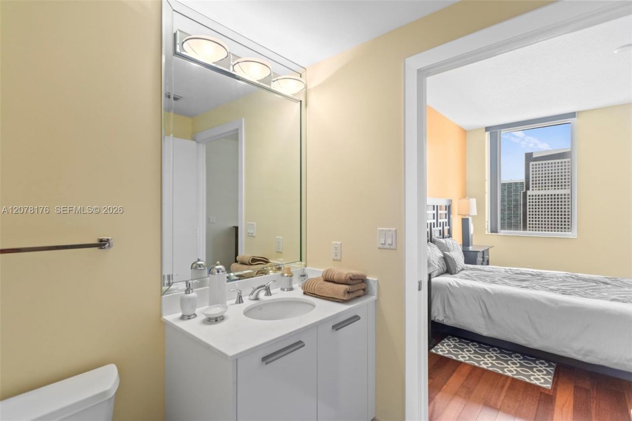 1060 Brickell Ave , Unit 2601, Miami, FL 33131 Photo