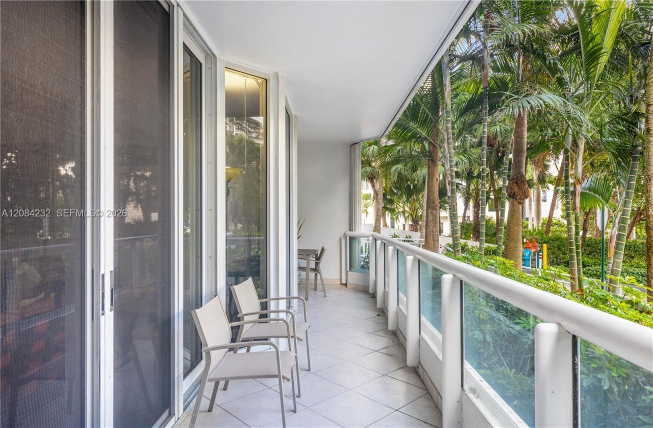 21055 Yacht Club Dr , Unit 207, Aventura, FL 33180 Photo