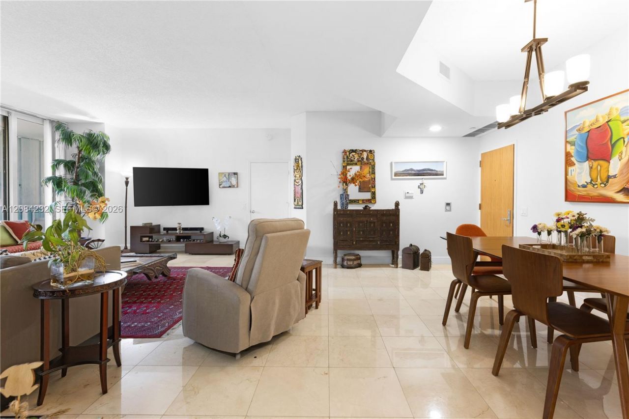 21055 Yacht Club Dr , Unit 207, Aventura, FL 33180 Photo