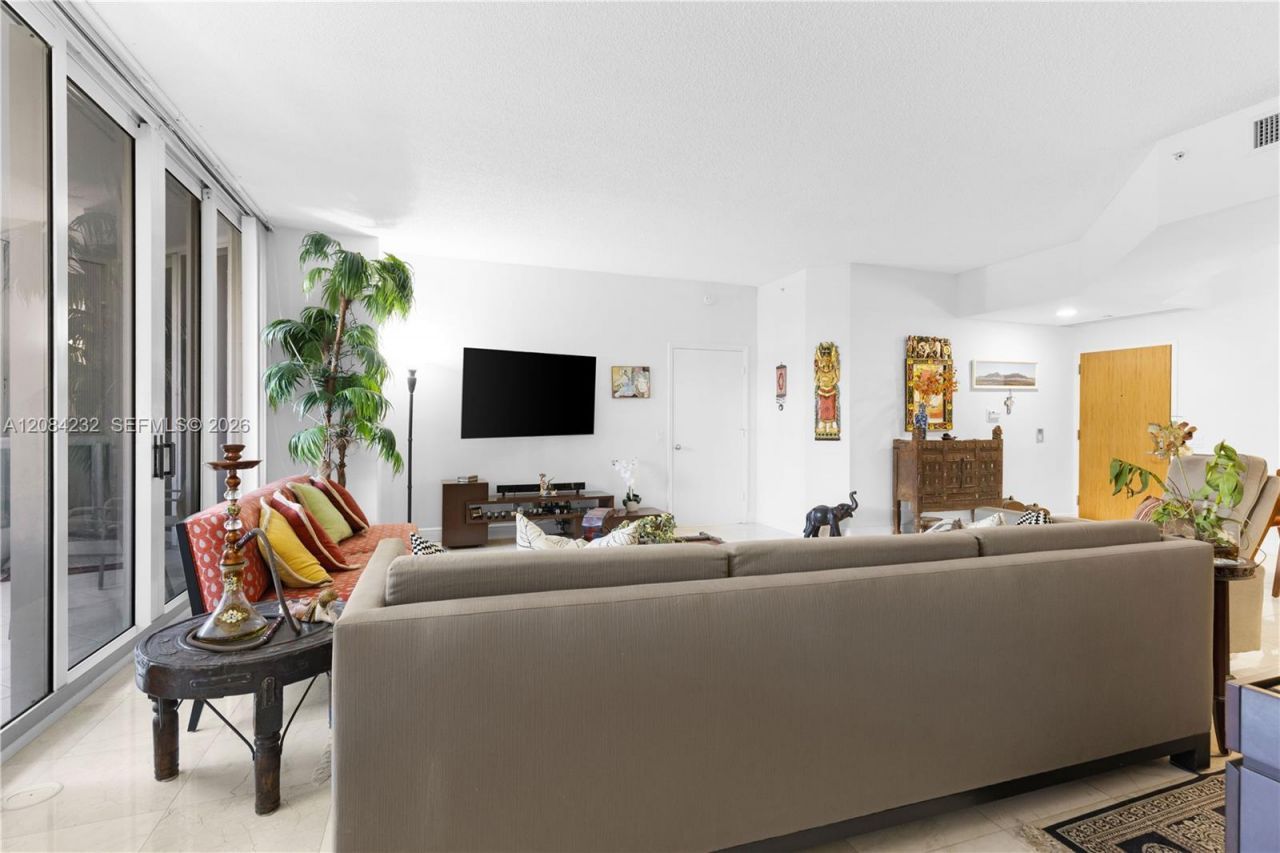 21055 Yacht Club Dr , Unit 207, Aventura, FL 33180 Photo