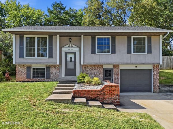 1620 WESTVIEW DRIVE, Jefferson City, MO 65109