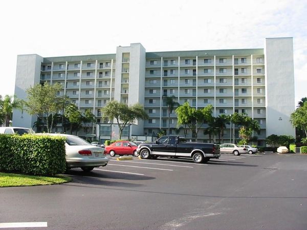 2232 N CYPRESS BEND Drive, Unit 307, Pompano Beach, FL 33069