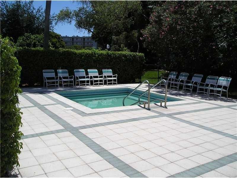 2232 N Cypress Bend Drive, Unit 307, Pompano Beach, FL 33069 Photo