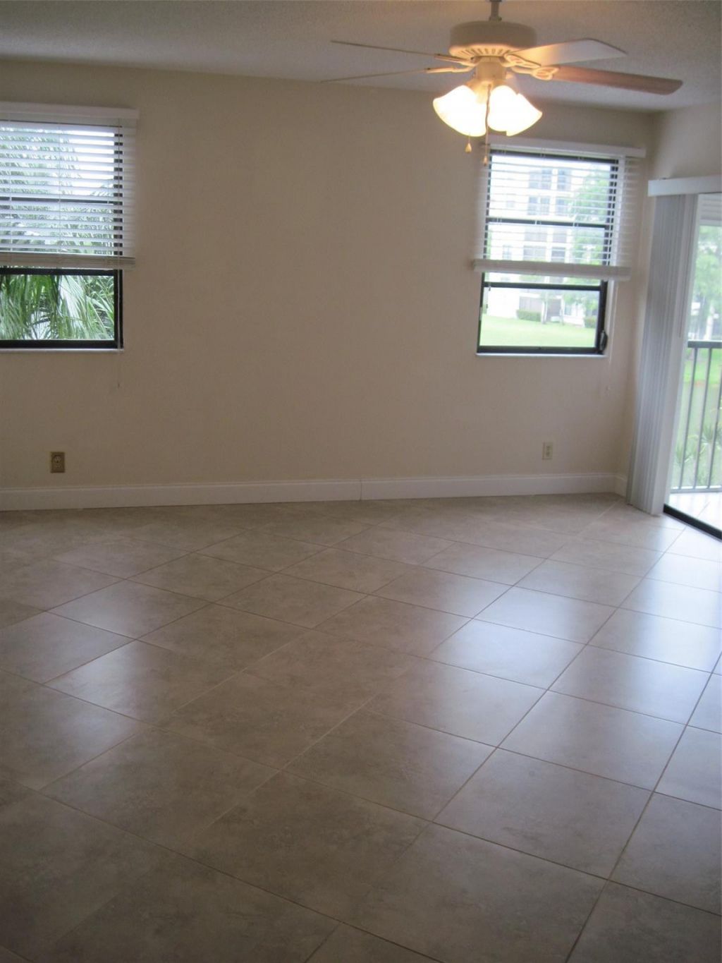 2232 N Cypress Bend Drive, Unit 307, Pompano Beach, FL 33069 Photo