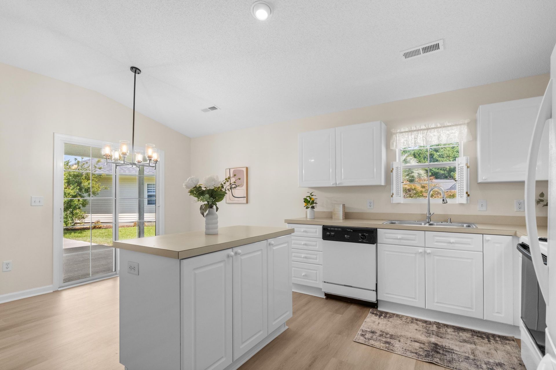 7971 Leeward Ln. Photo 11