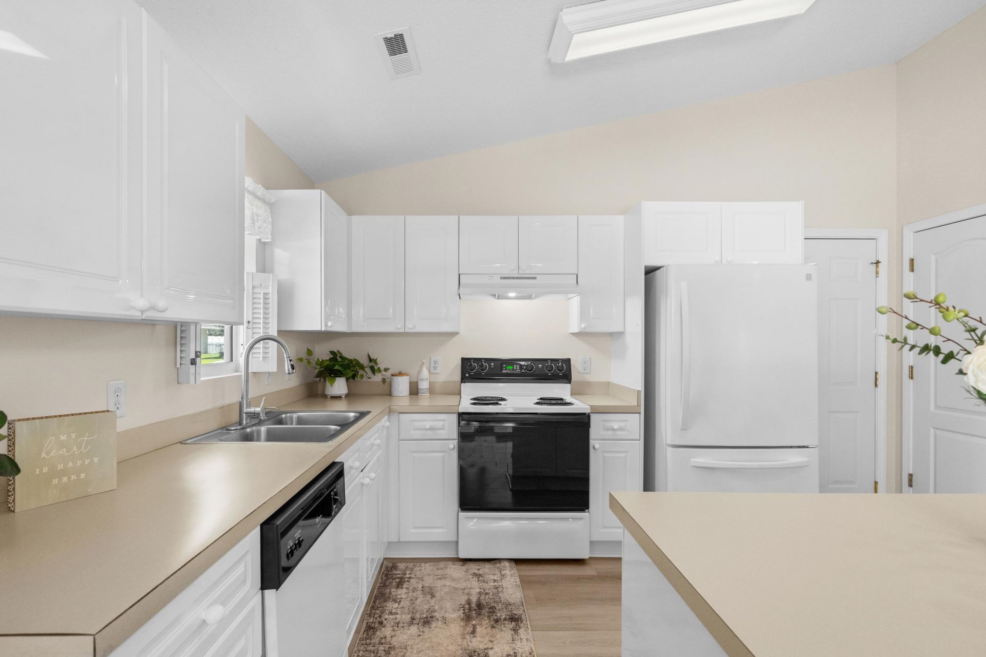7971 Leeward Ln. Photo 13