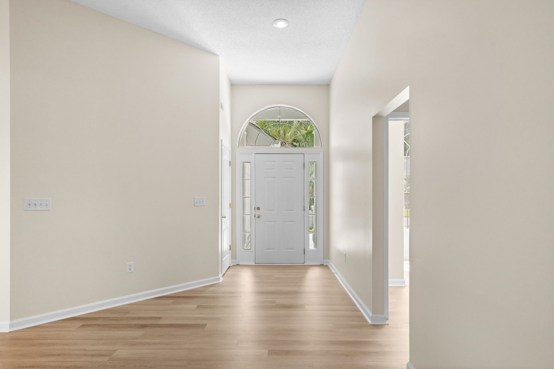 7971 Leeward Ln. Photo 5