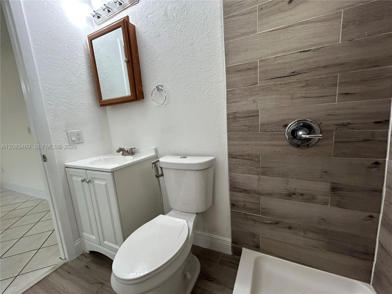 120 E 8th Ave , Hialeah, FL 33010 Photo