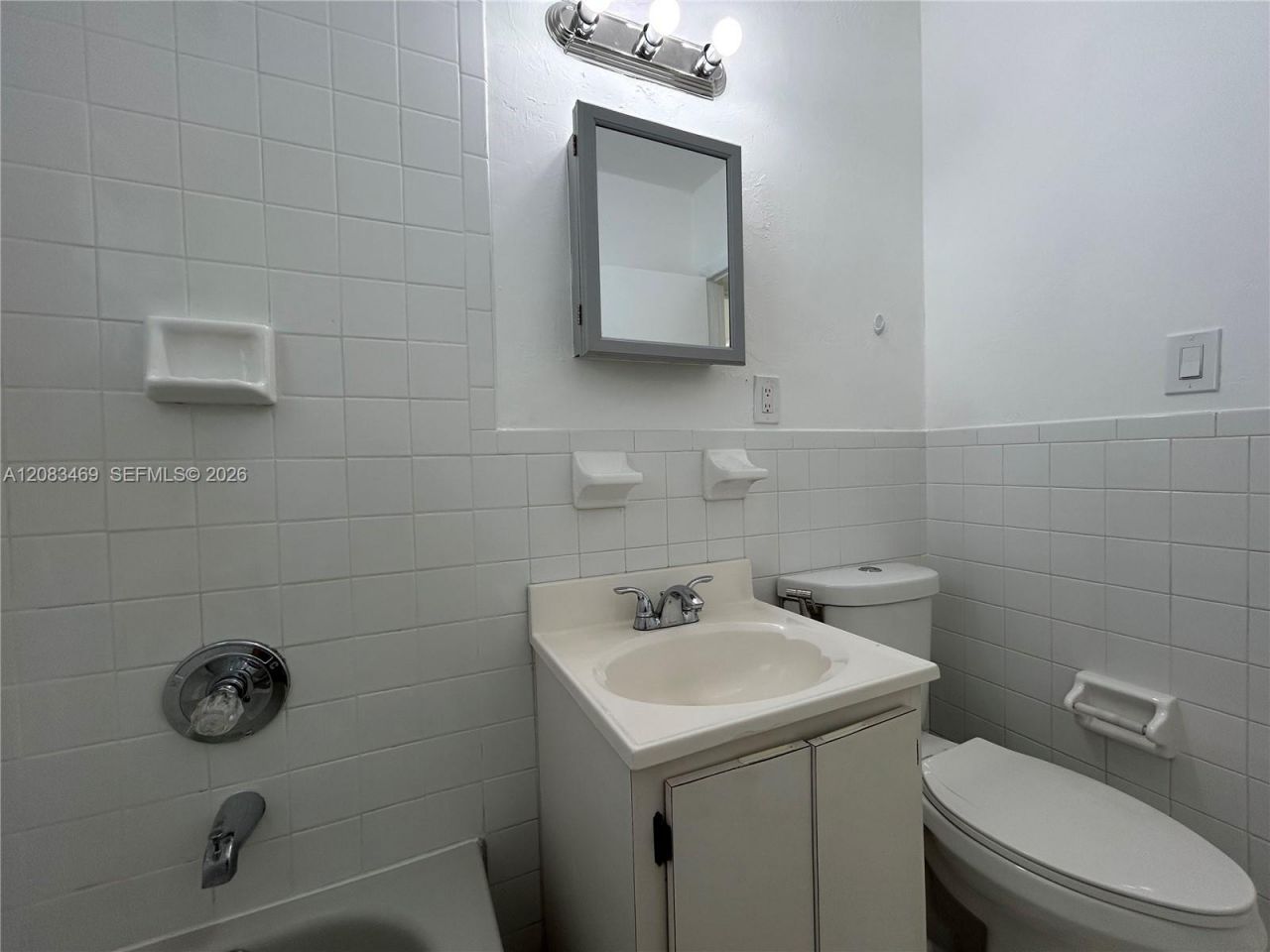120 E 8th Ave , Hialeah, FL 33010 Photo