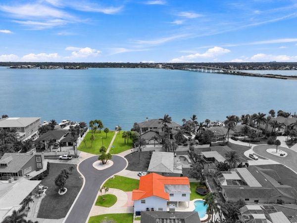 112 16TH STREET, BELLEAIR BEACH, FL 33786