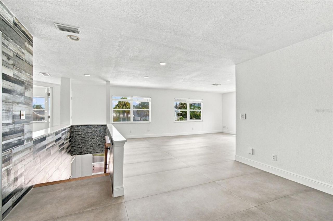112 16th Street, Belleair Beach, FL 33786 Photo
