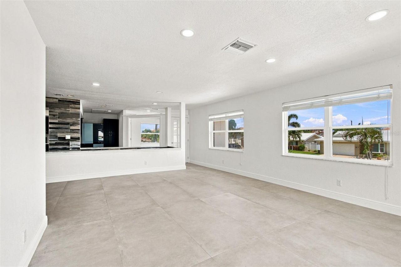 112 16th Street, Belleair Beach, FL 33786 Photo