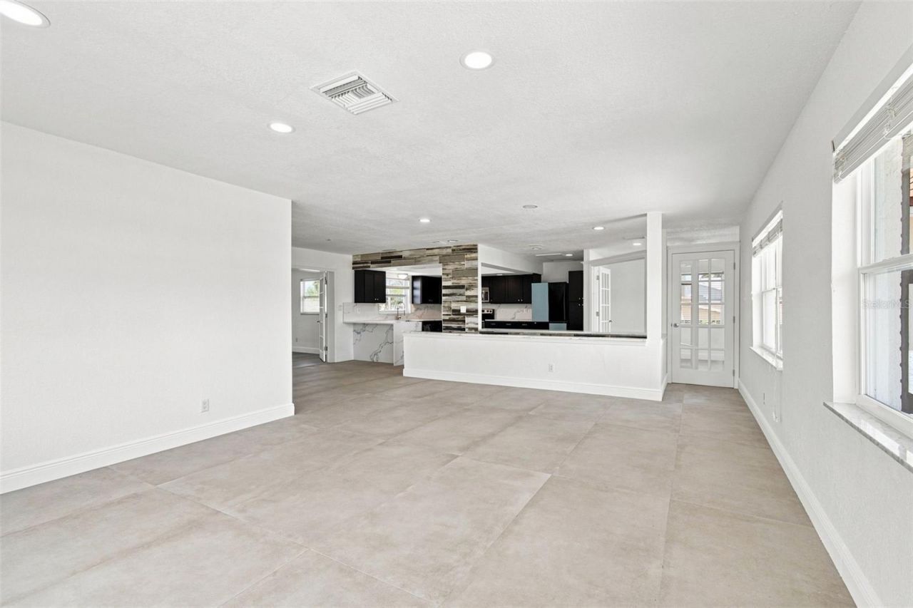 112 16th Street, Belleair Beach, FL 33786 Photo