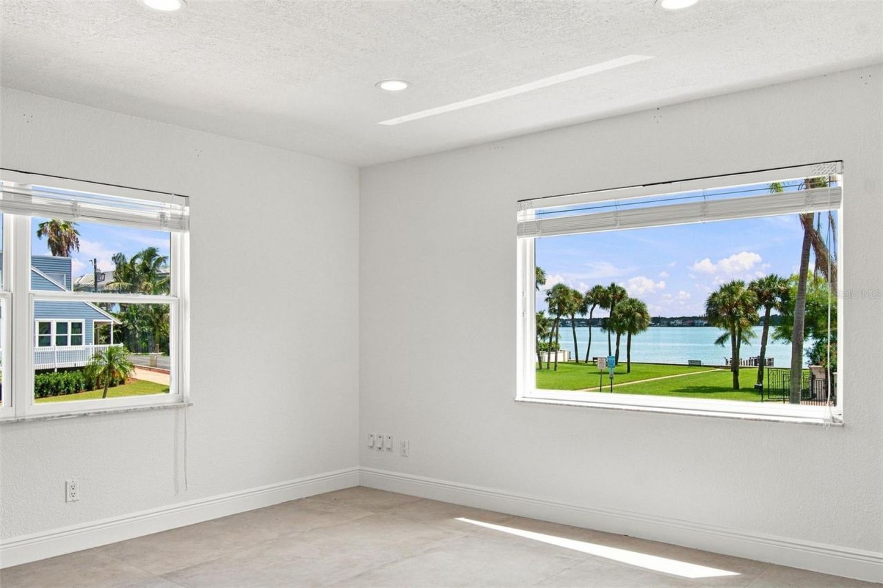 112 16th Street, Belleair Beach, FL 33786 Photo