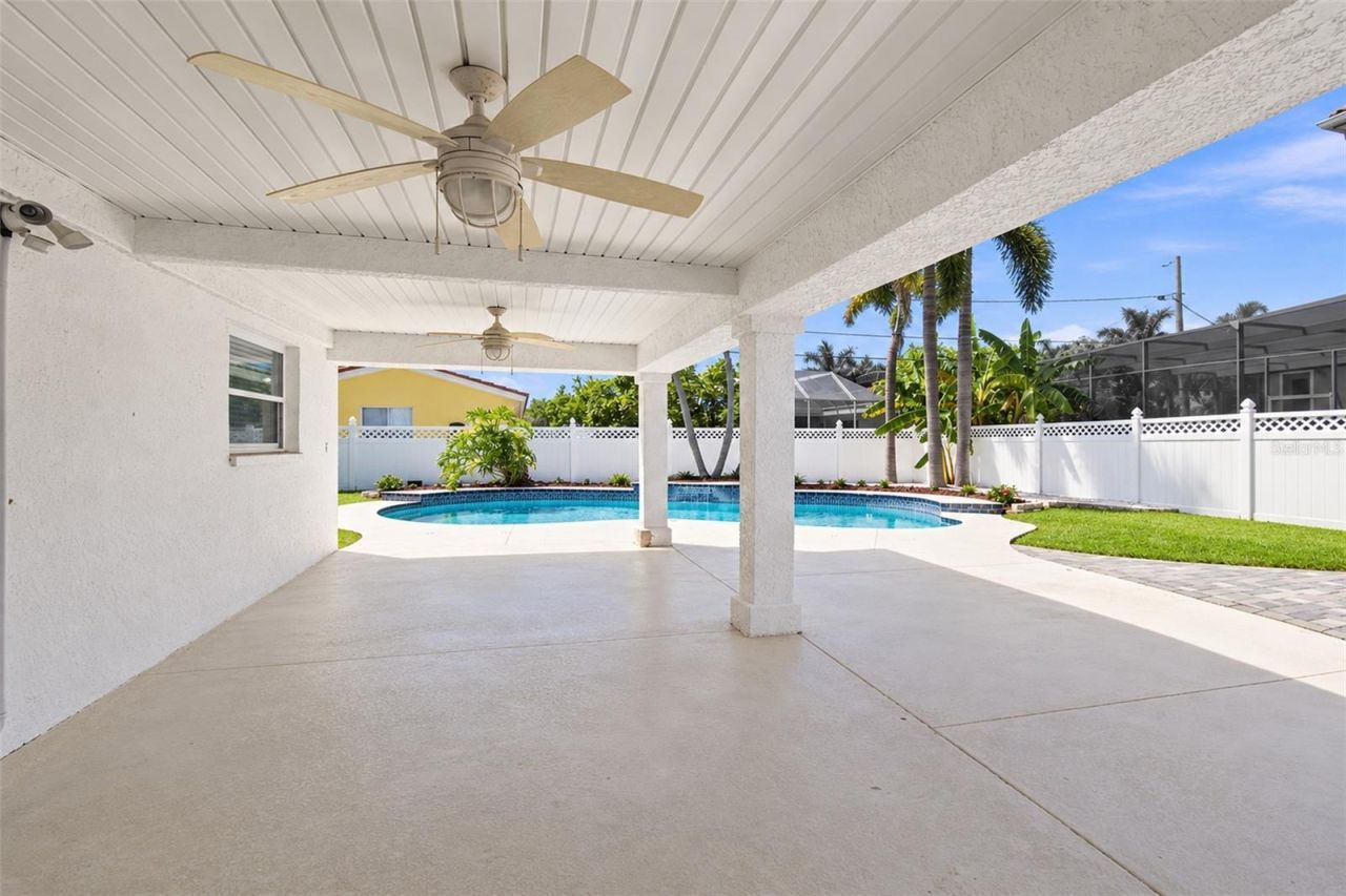 112 16th Street, Belleair Beach, FL 33786 Photo