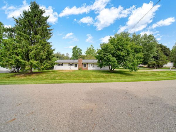 2814 Harben Street, Jackson, MI 49203