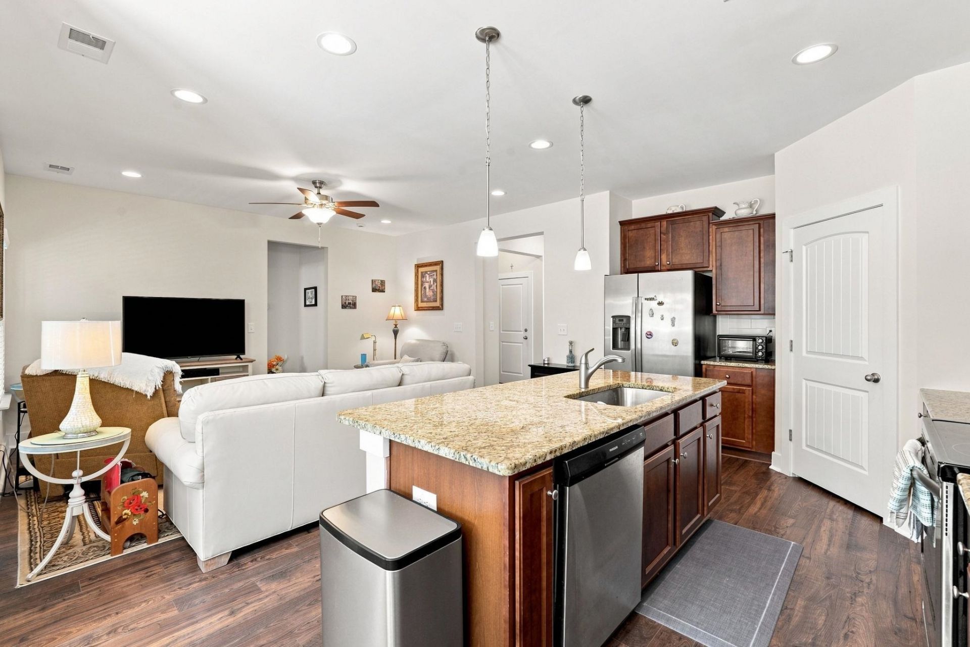 325 Brighton Pl. Photo 14