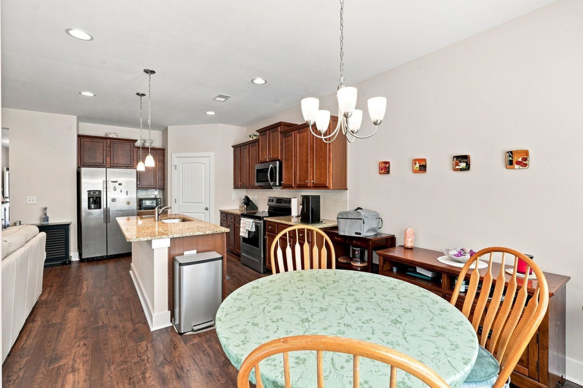 325 Brighton Pl. Photo 19