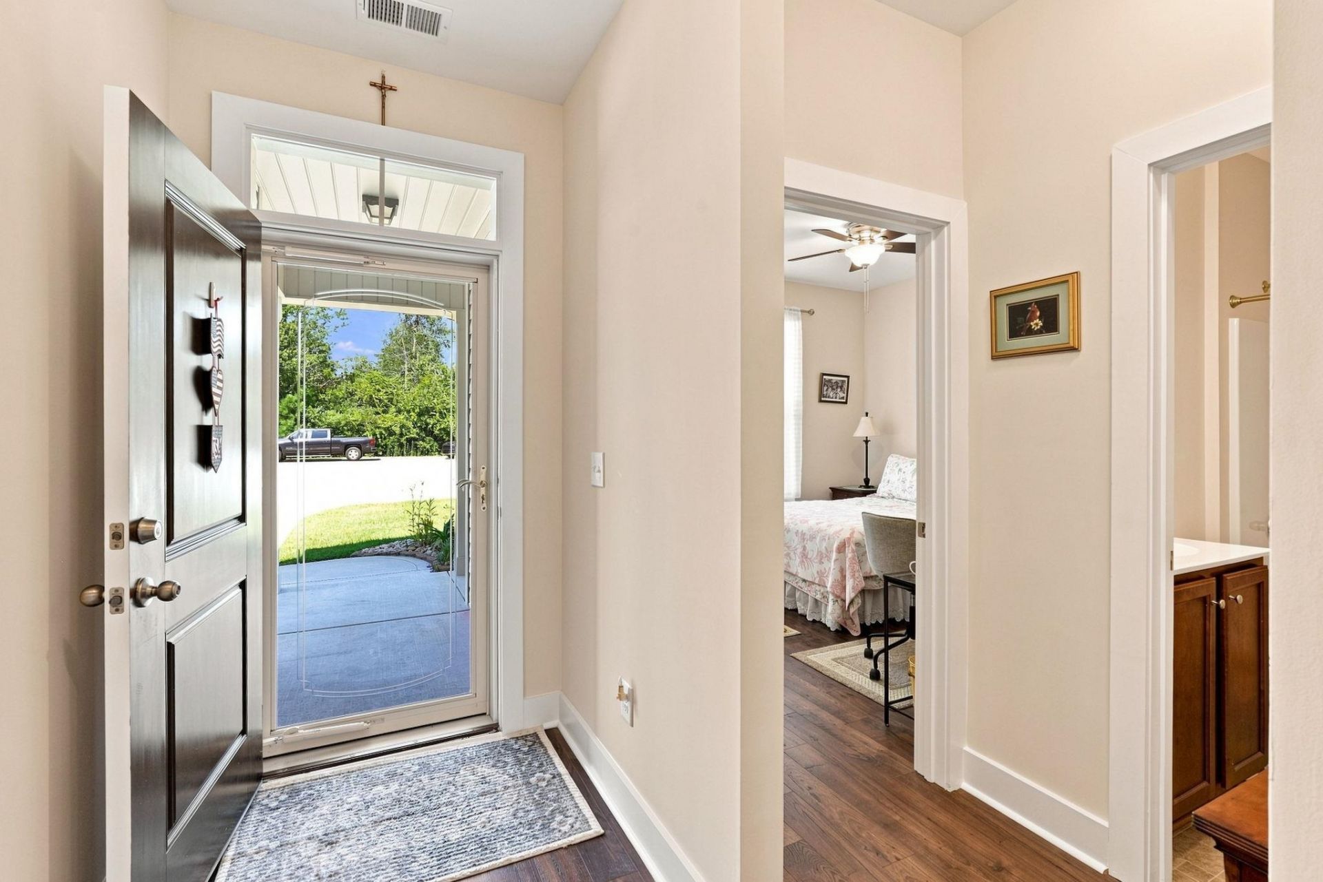 325 Brighton Pl. Photo 4