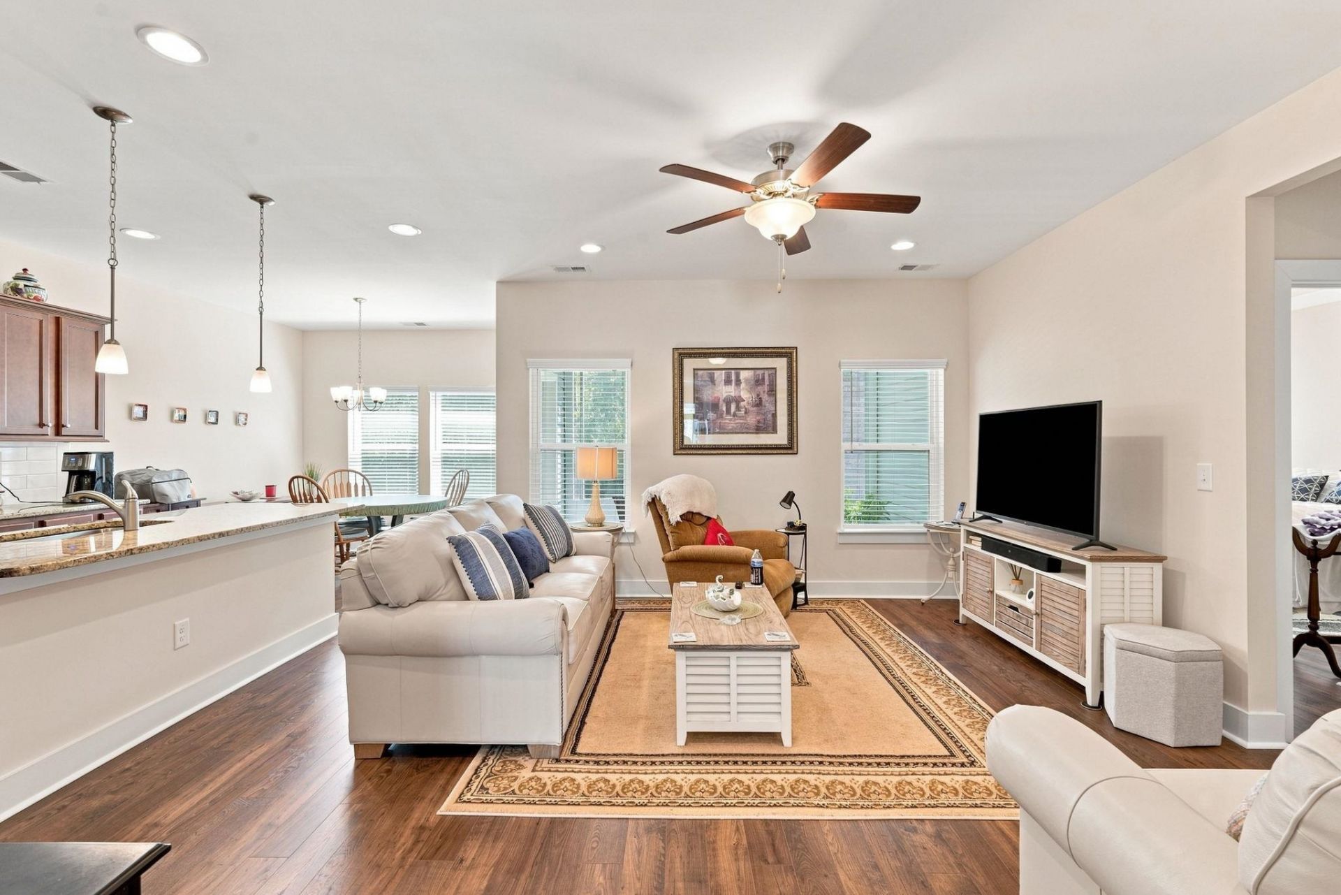 325 Brighton Pl. Photo 6