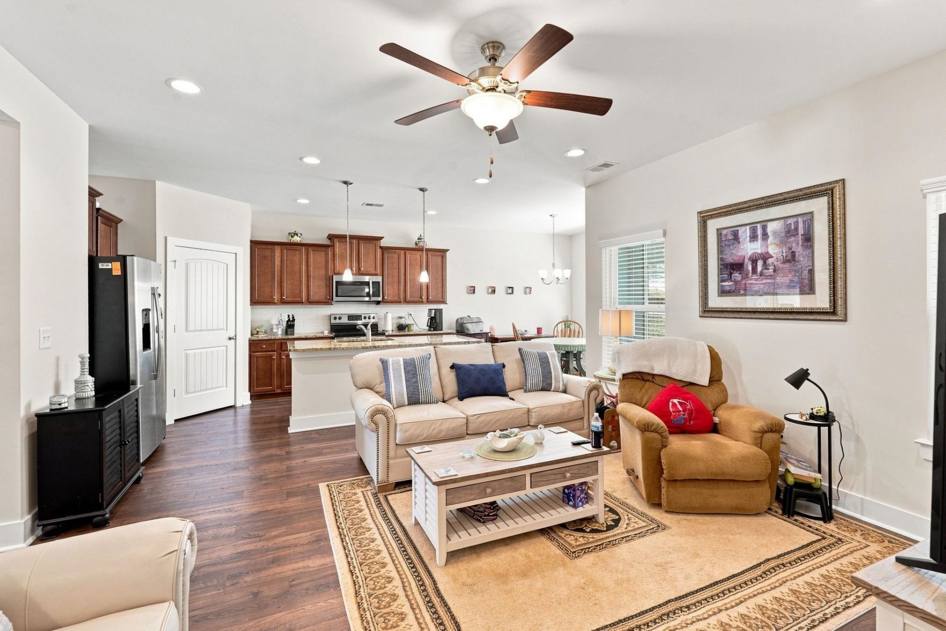 325 Brighton Pl. Photo 9