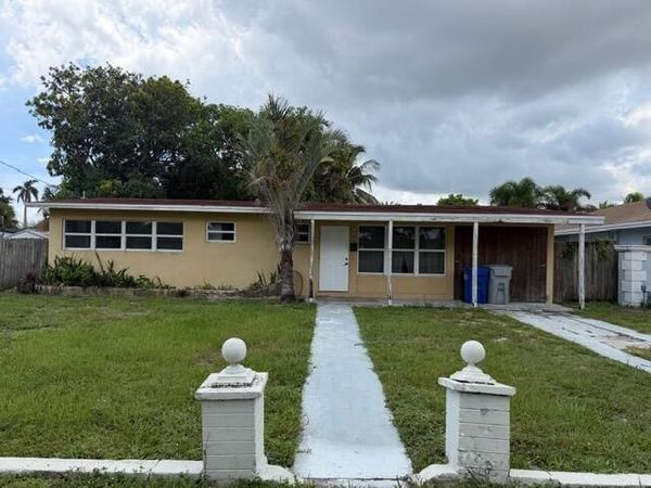 1130 NE 4TH Street, Pompano Beach, FL 33060