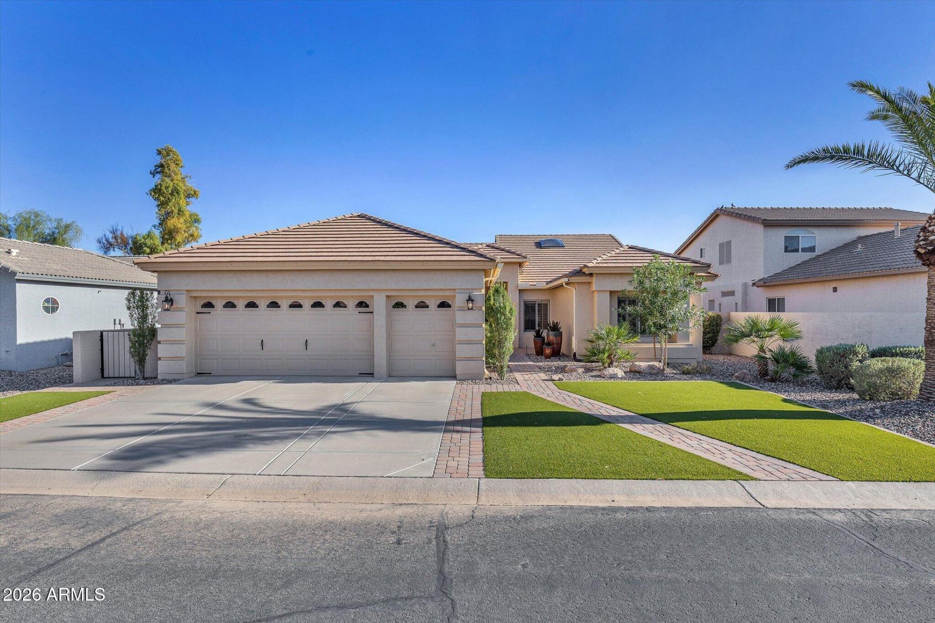 10059 E Cedar Waxwing Drive, Sun Lakes, AZ 85248