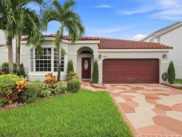 1421 NW 159th Ave , Pembroke Pines, FL 33028