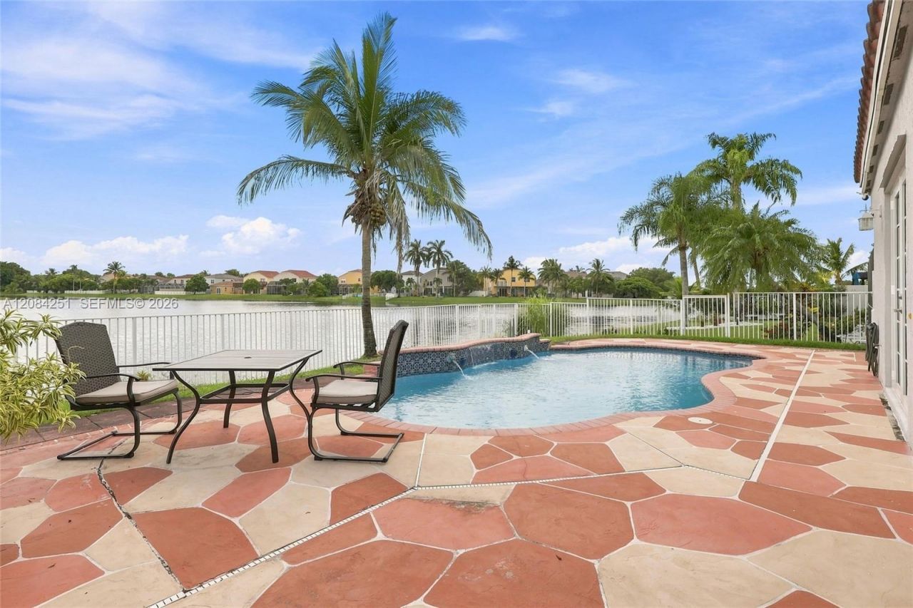 1421 NW 159th Ave, Pembroke Pines, FL 33028 Photo