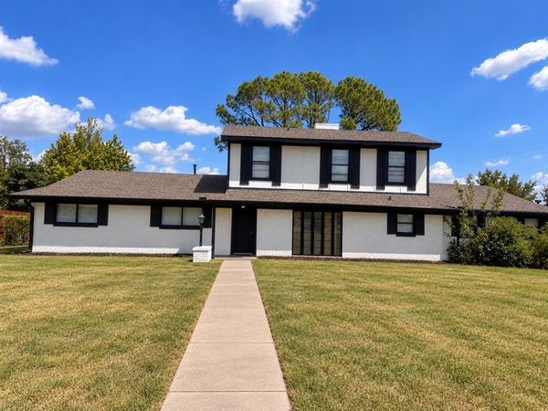 1419 S Rockwall Avenue , Terrell, TX 75160