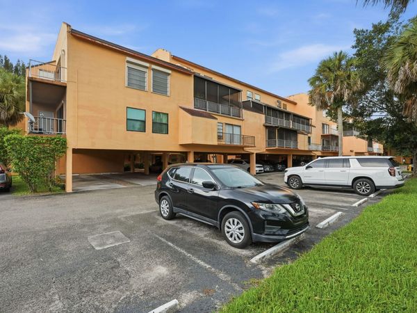 430 COMMODORE Drive, Unit 314, Plantation, FL 33325