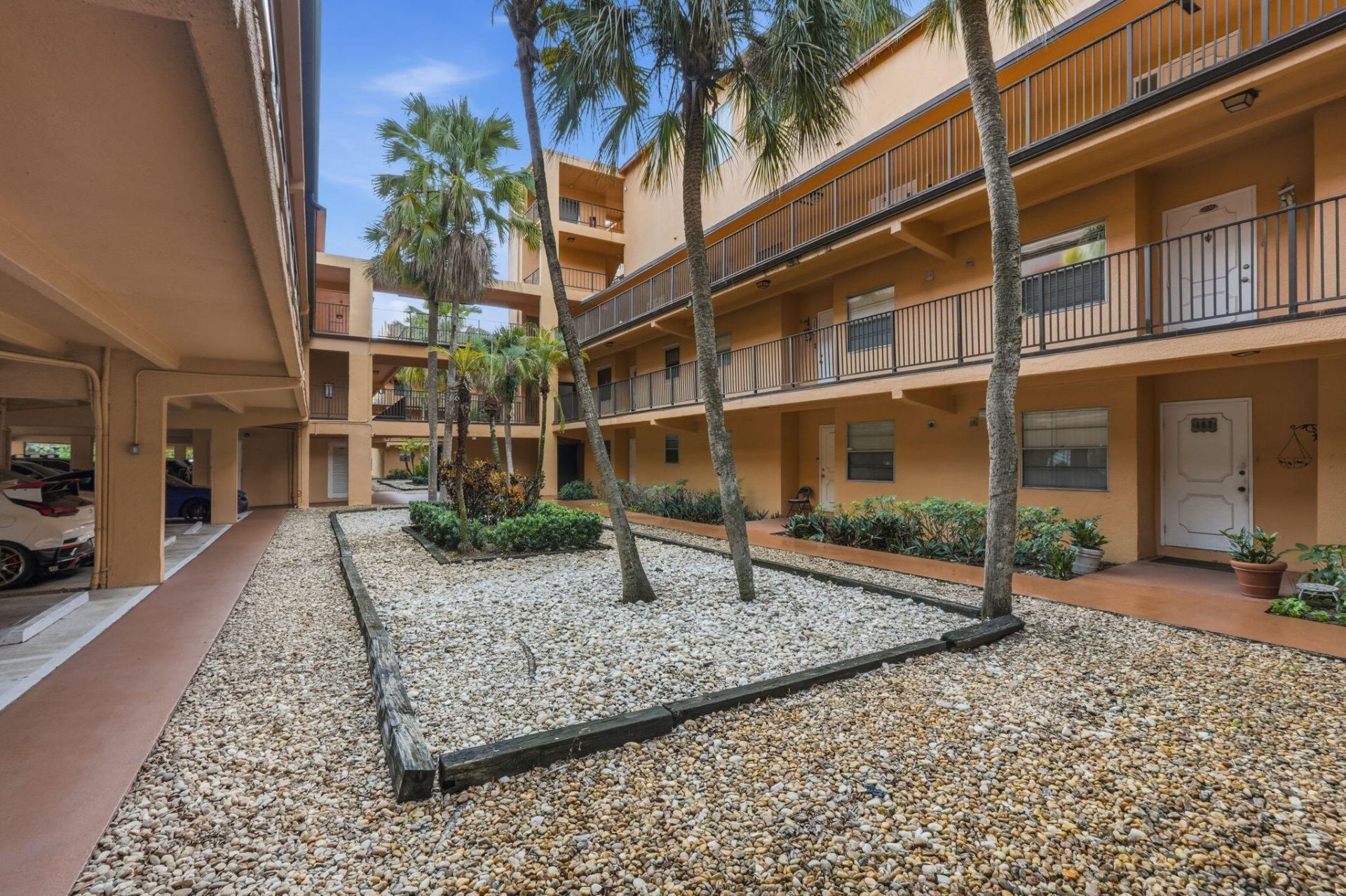 430 Commodore Drive, Unit 314, Plantation, FL 33325 Photo