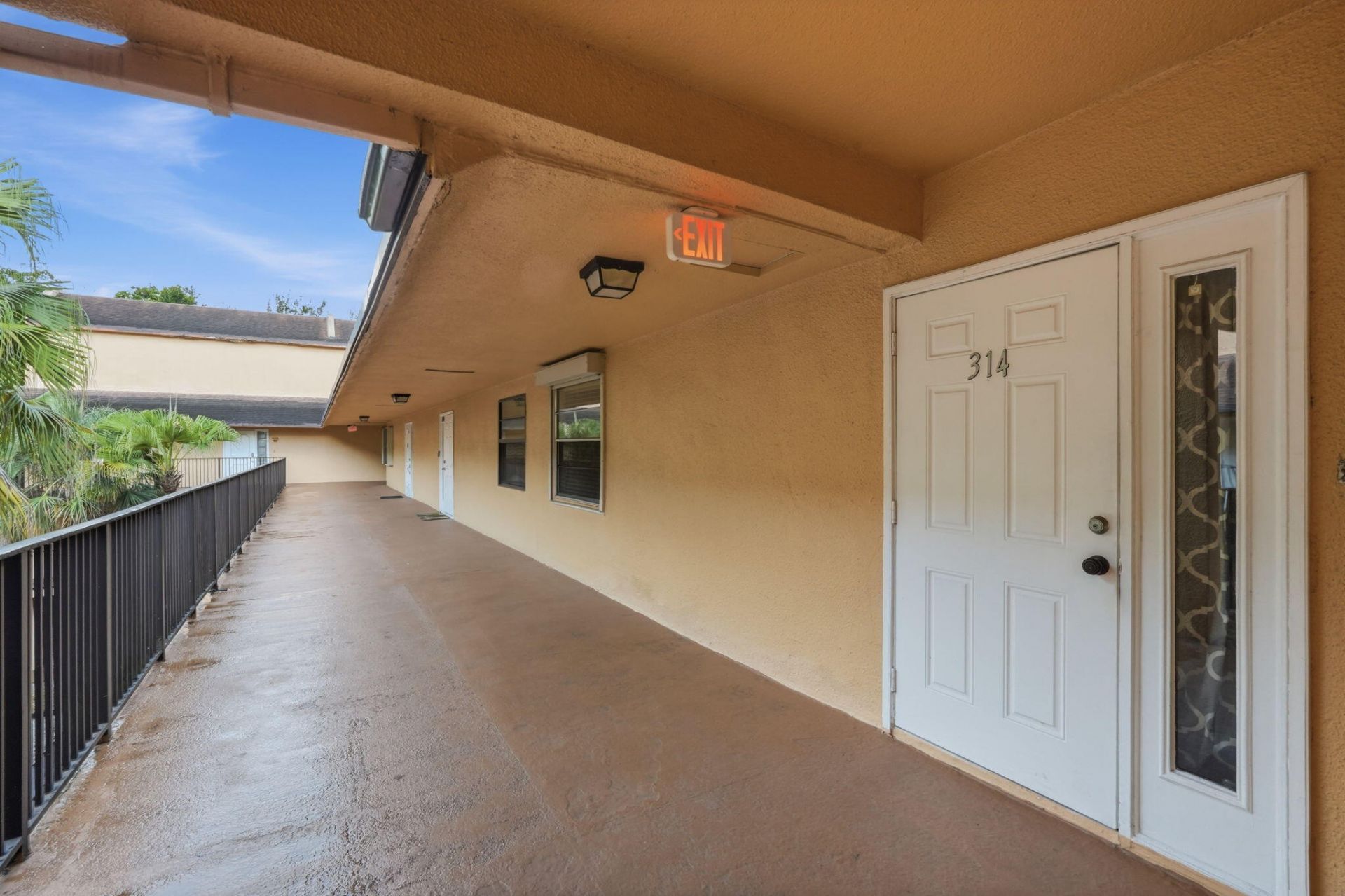 430 Commodore Drive, Unit 314, Plantation, FL 33325 Photo