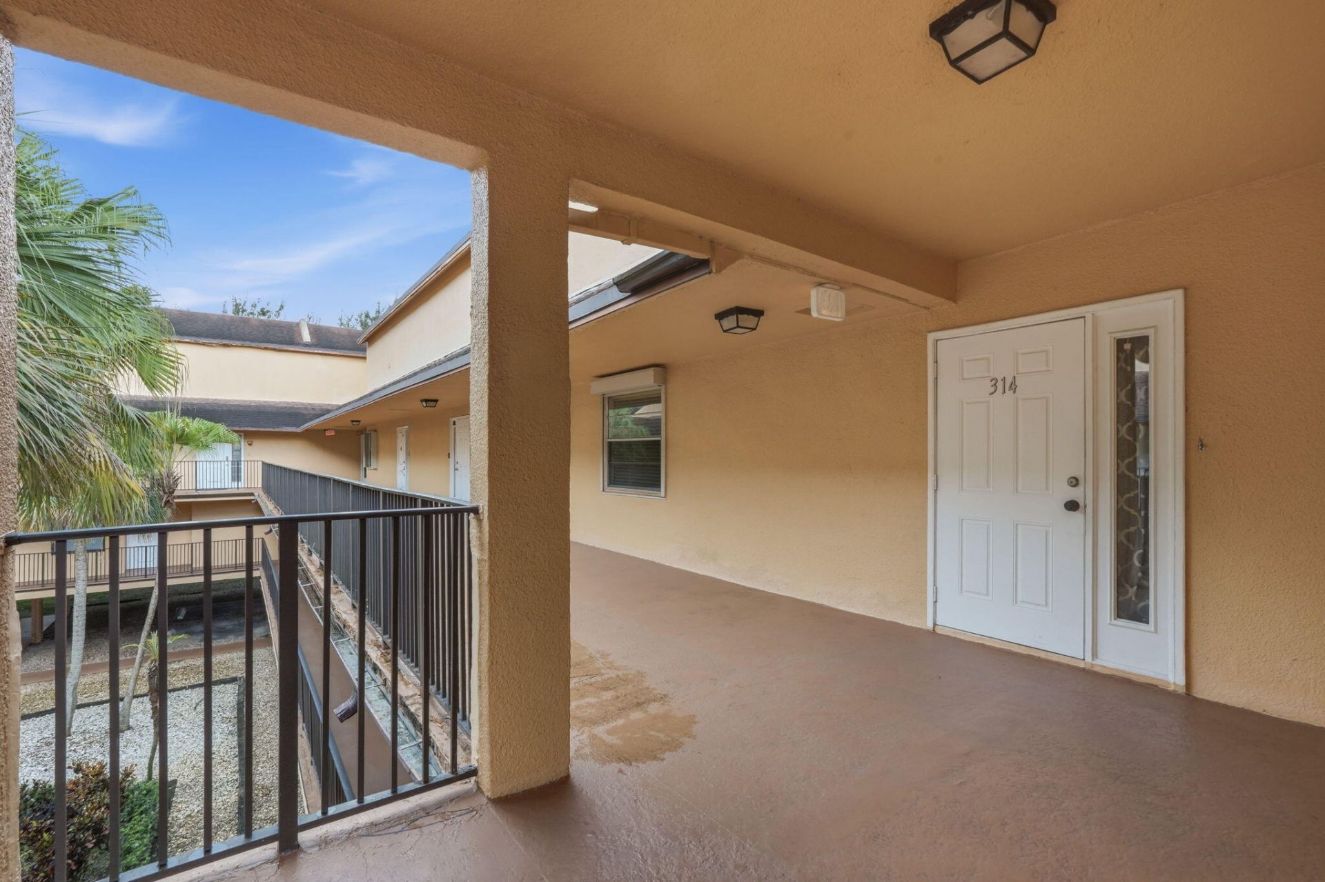 430 Commodore Drive, Unit 314, Plantation, FL 33325 Photo