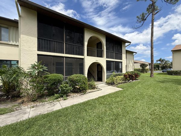304 Knotty Pine Circle, Unit B-2, Greenacres, FL 33463