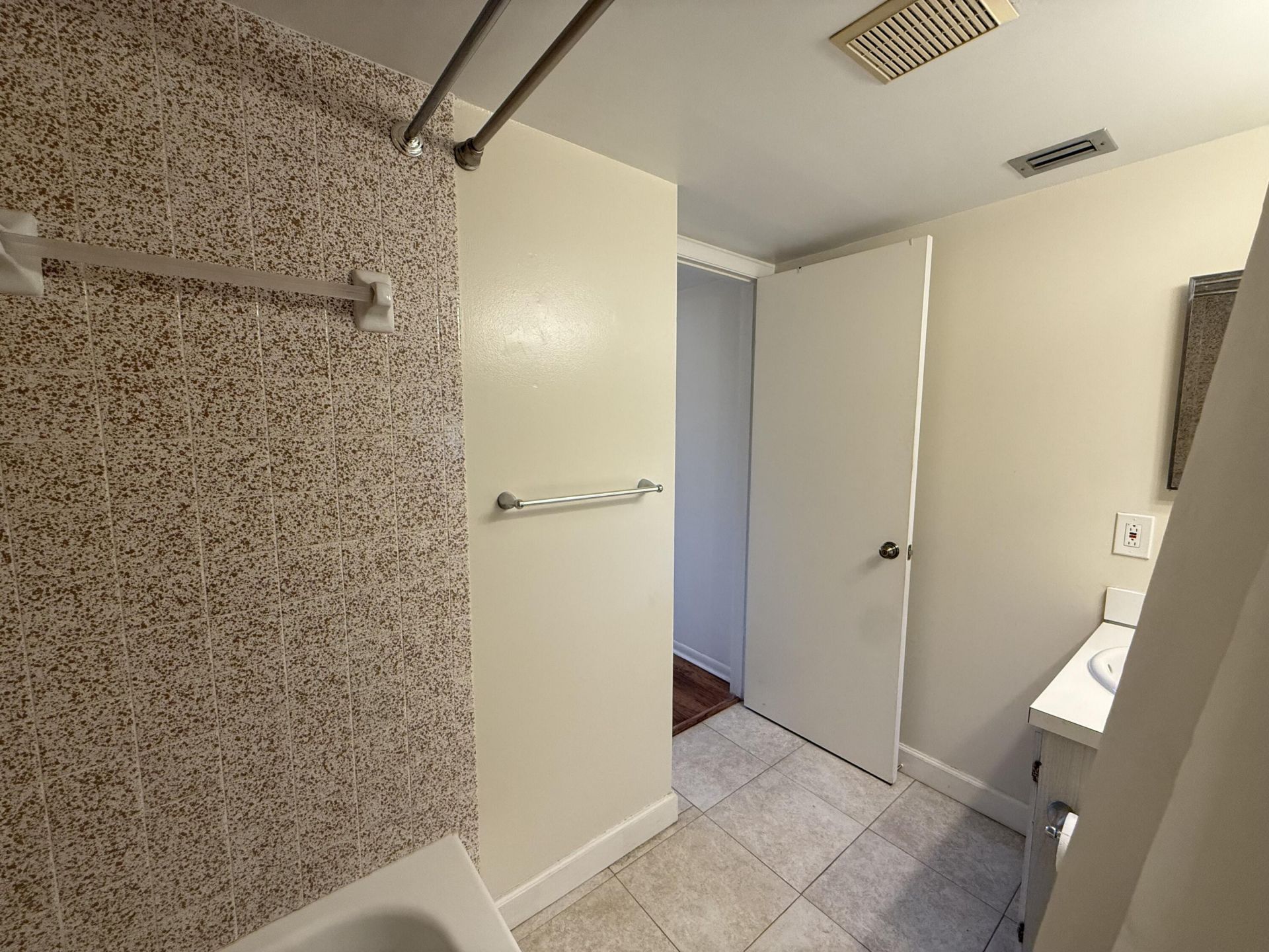 304 Knotty Pine Circle, Unit B-2, Greenacres, FL 33463 Photo
