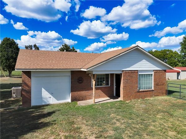 81232 4775 Road, Stilwell, OK 74960