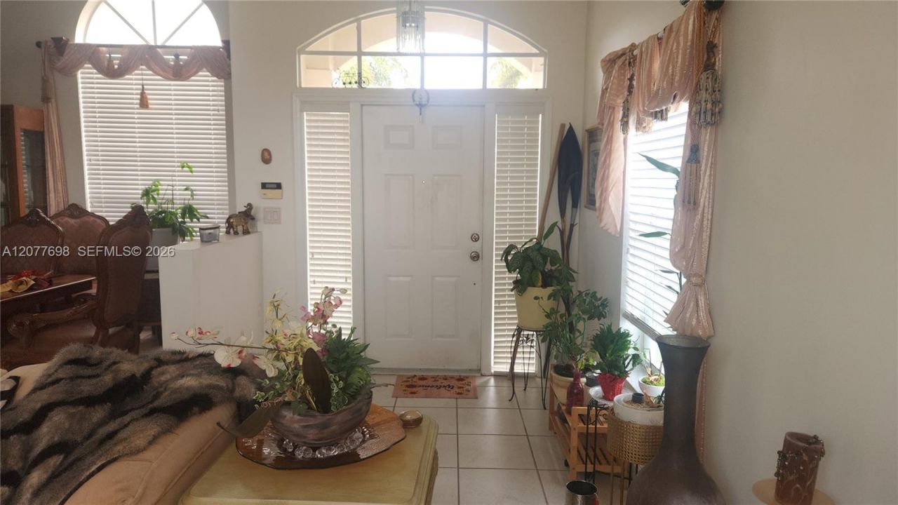 1055 NW 187th Ave , Pembroke Pines, FL 33029 Photo