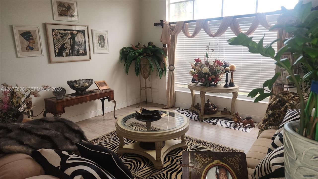 1055 NW 187th Ave , Pembroke Pines, FL 33029 Photo