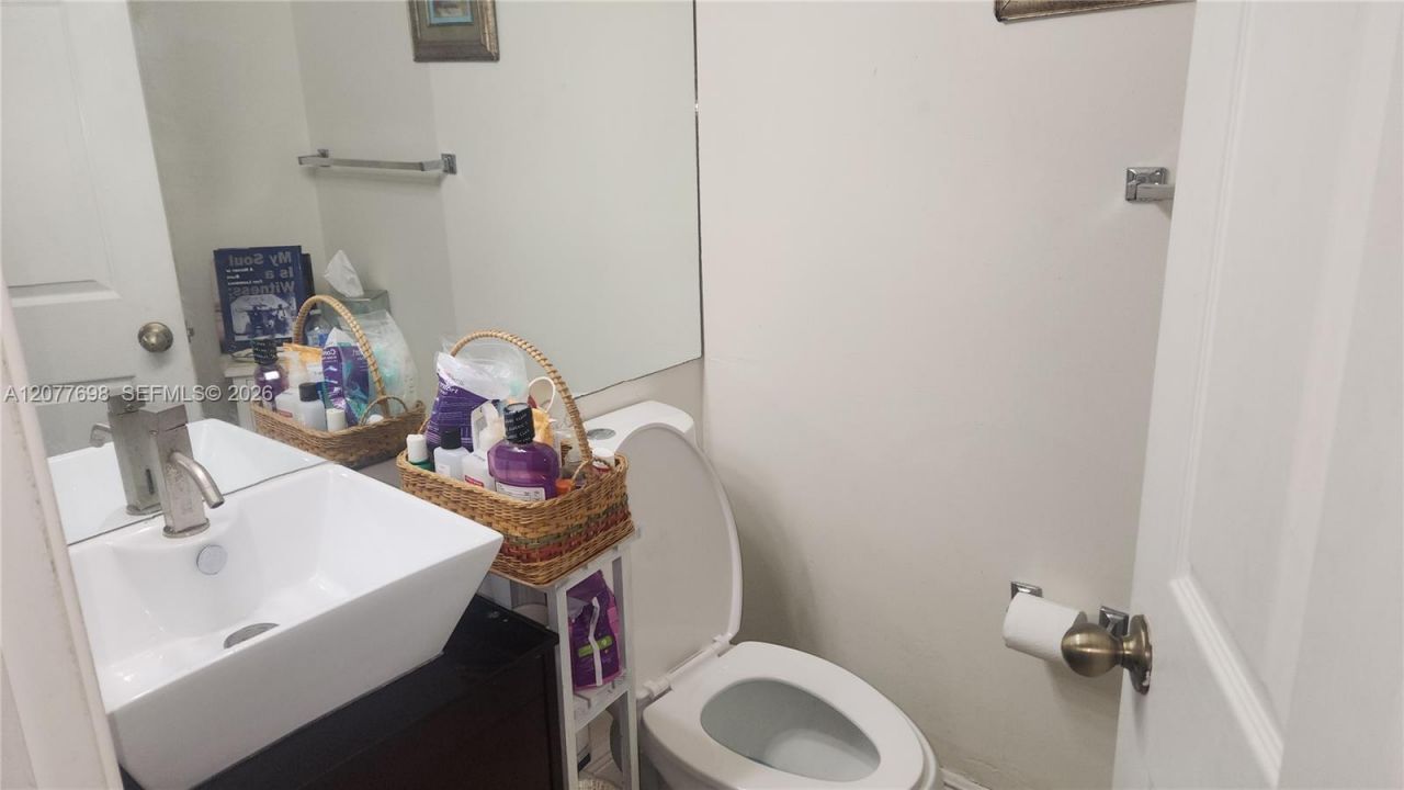 1055 NW 187th Ave , Pembroke Pines, FL 33029 Photo