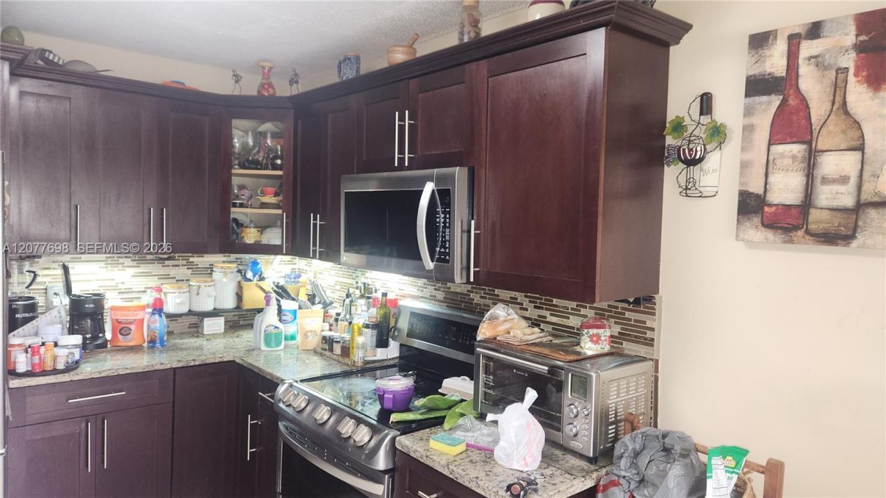 1055 NW 187th Ave , Pembroke Pines, FL 33029 Photo