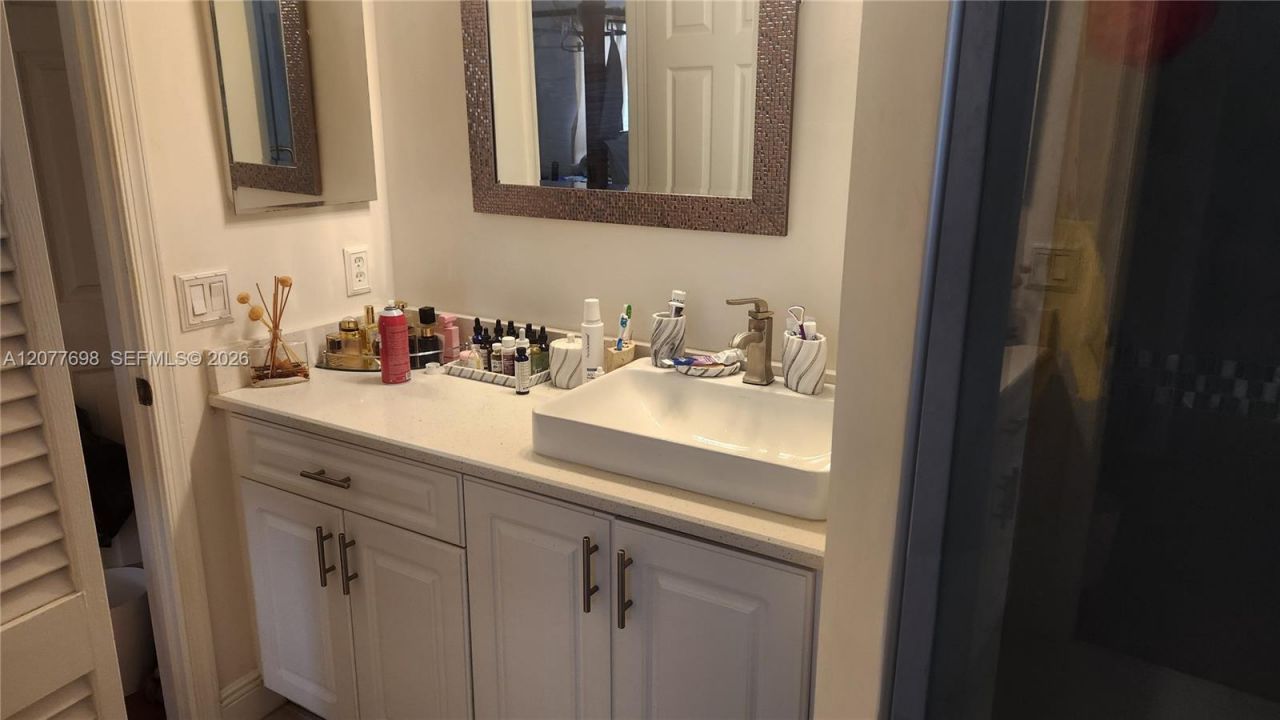 1055 NW 187th Ave , Pembroke Pines, FL 33029 Photo
