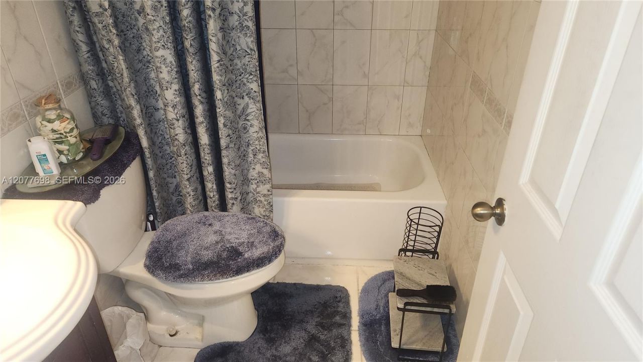 1055 NW 187th Ave , Pembroke Pines, FL 33029 Photo
