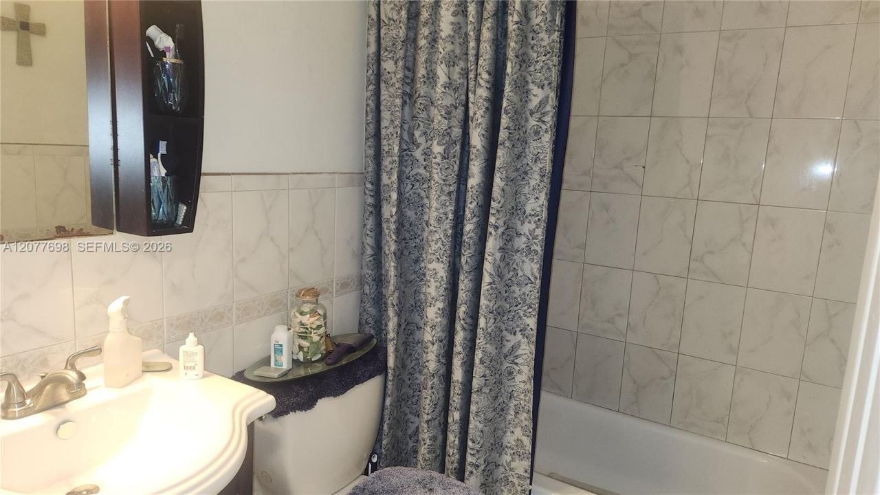 1055 NW 187th Ave , Pembroke Pines, FL 33029 Photo