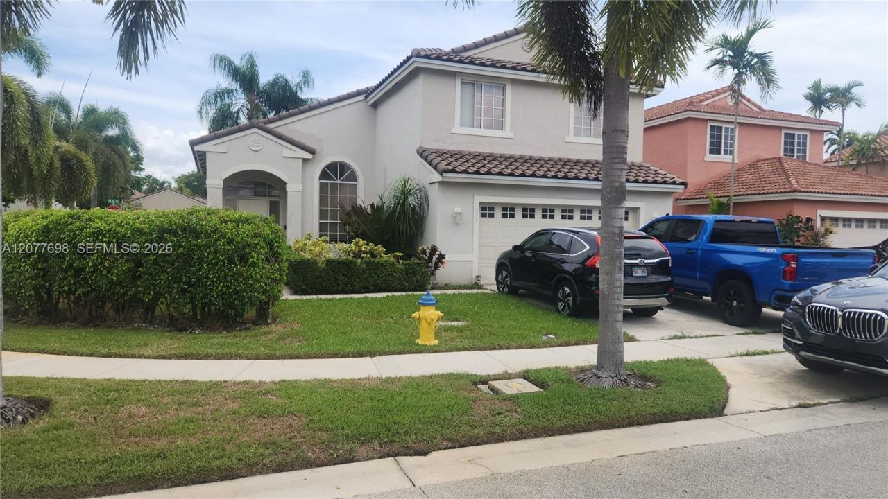 1055 NW 187th Ave , Pembroke Pines, FL 33029 Photo