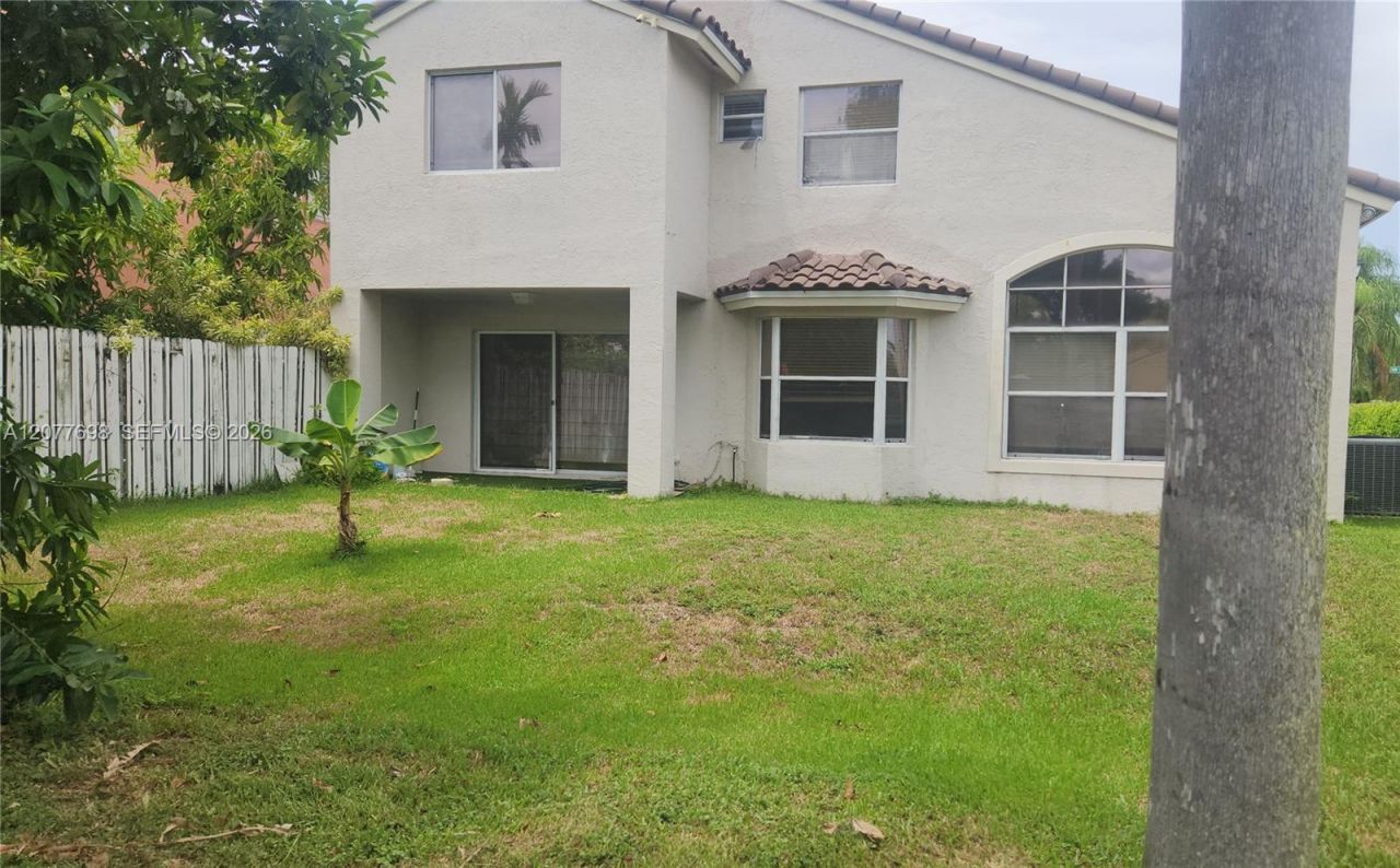 1055 NW 187th Ave , Pembroke Pines, FL 33029 Photo